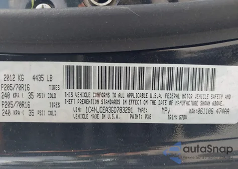 2016 Jeep Compass Latitude z USA, uszkodzony, nr VIN 1C4NJCEA3GD783291